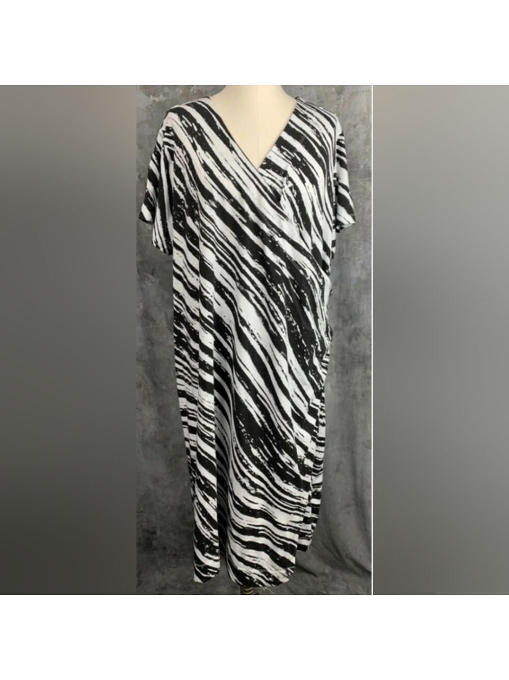 Soft Surroundings Black and White Casual V-Neck Wrap Dress EUC